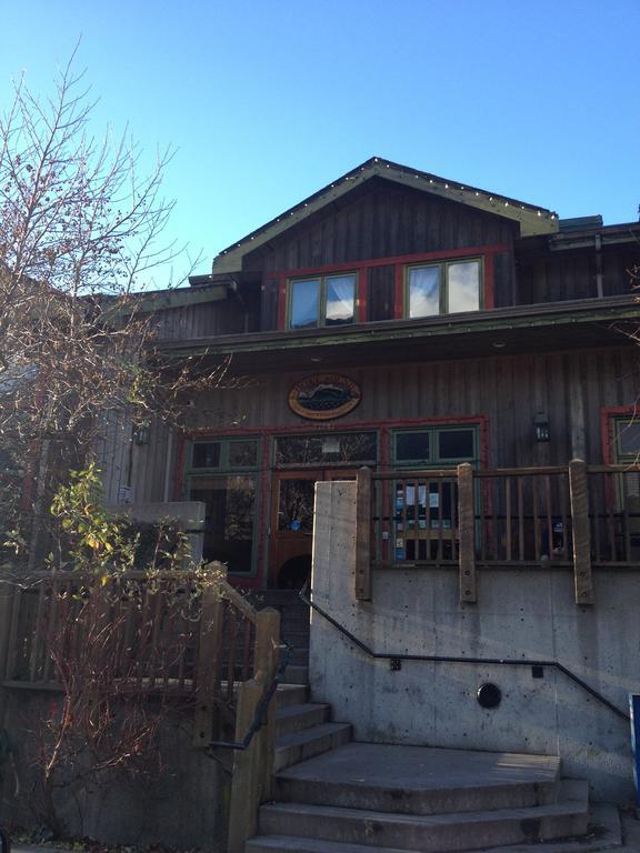 Howe Sound Inn & Brewing Company Squamish Exterior foto