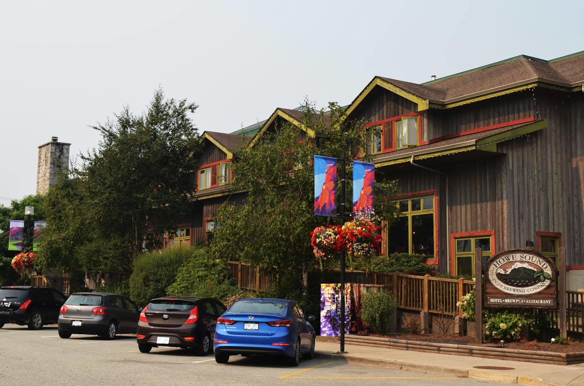 Howe Sound Inn & Brewing Company Squamish Exterior foto